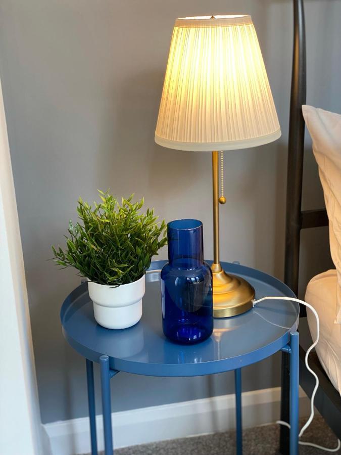 Trendy Stylish Apartment! - 5 Minute Walk To The Best Beach! - Great Location - Parking - Fast Wifi - Smart Tv - Newly Decorated - Sleeps Up To 6! Close To Bournemouth & Poole Town Centre & Sandbanks Exteriör bild
